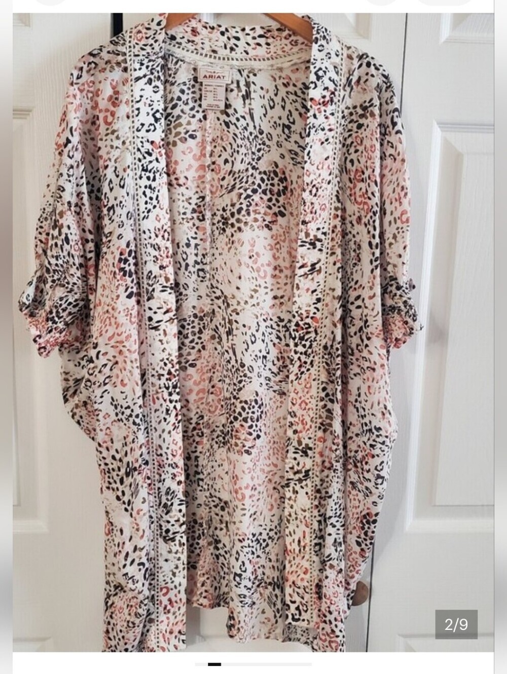 ARIAT SWEET SPRING KIMONO WRAP. MED/LARGE. ANIMAL PRINT